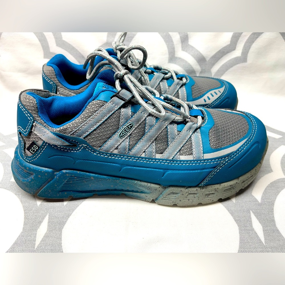 KEEN women’s Asheville ESD aluminum toe safety toe work shoes. 8 wide
